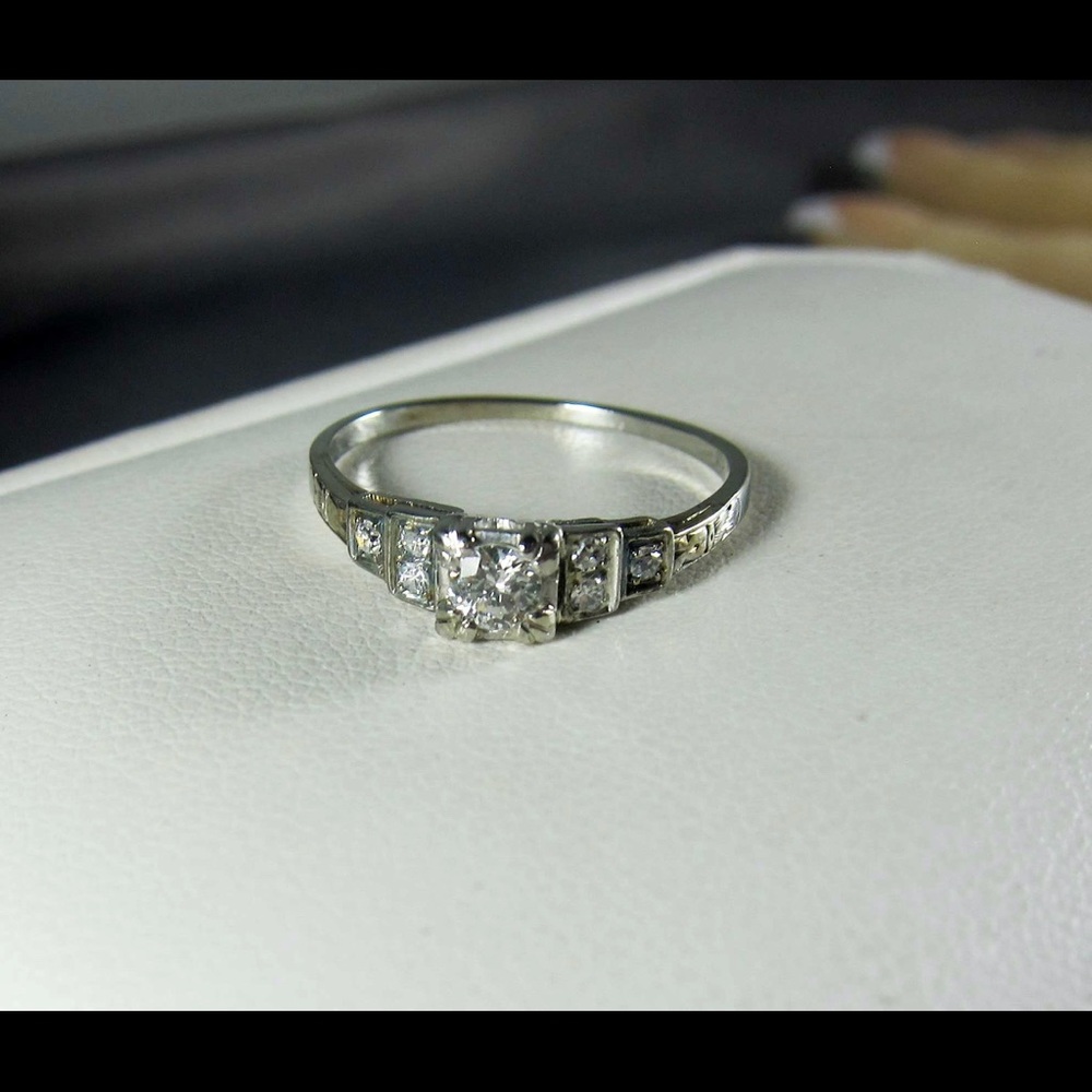 *SOLD*Vintage Art Deco Engagement Ring